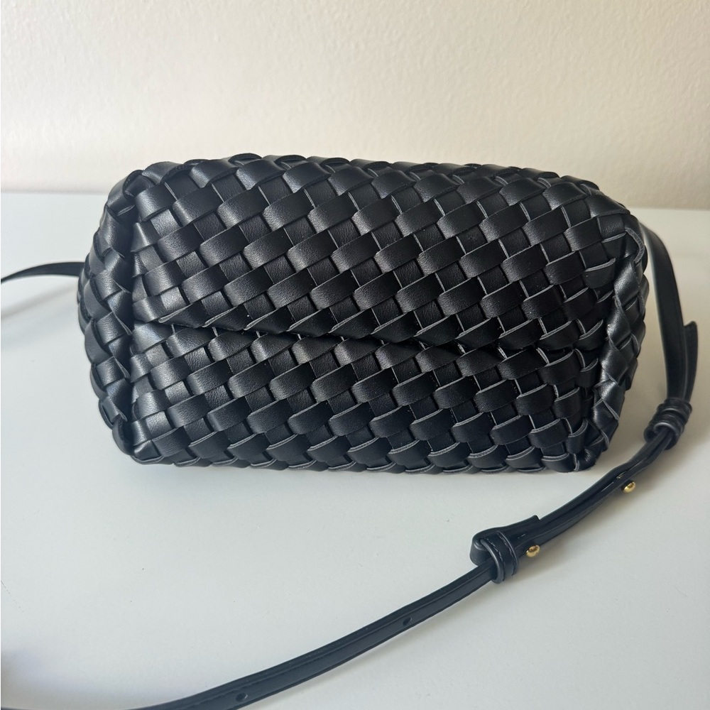 Black Woven Vegan Leather Tote with Detachable Pouch - Picture 7 of 15